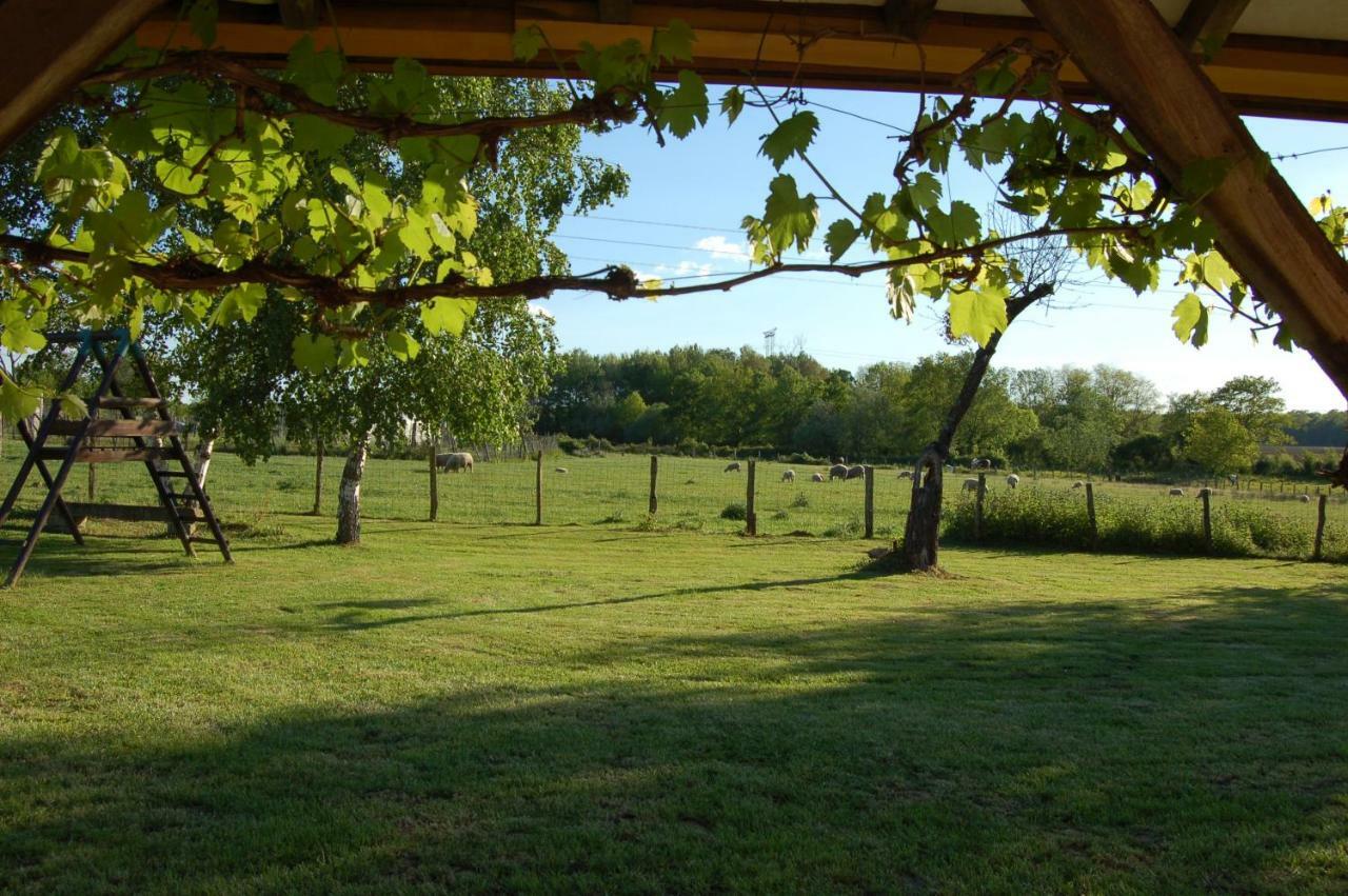 Une Pause A La Campagne Mervans Exterior photo
