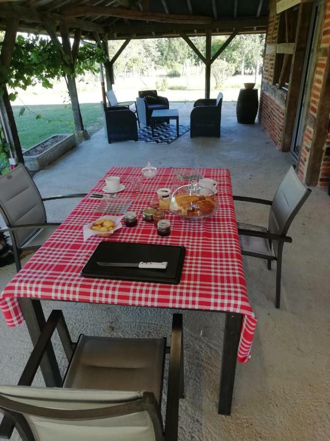 Une Pause A La Campagne Mervans Exterior photo